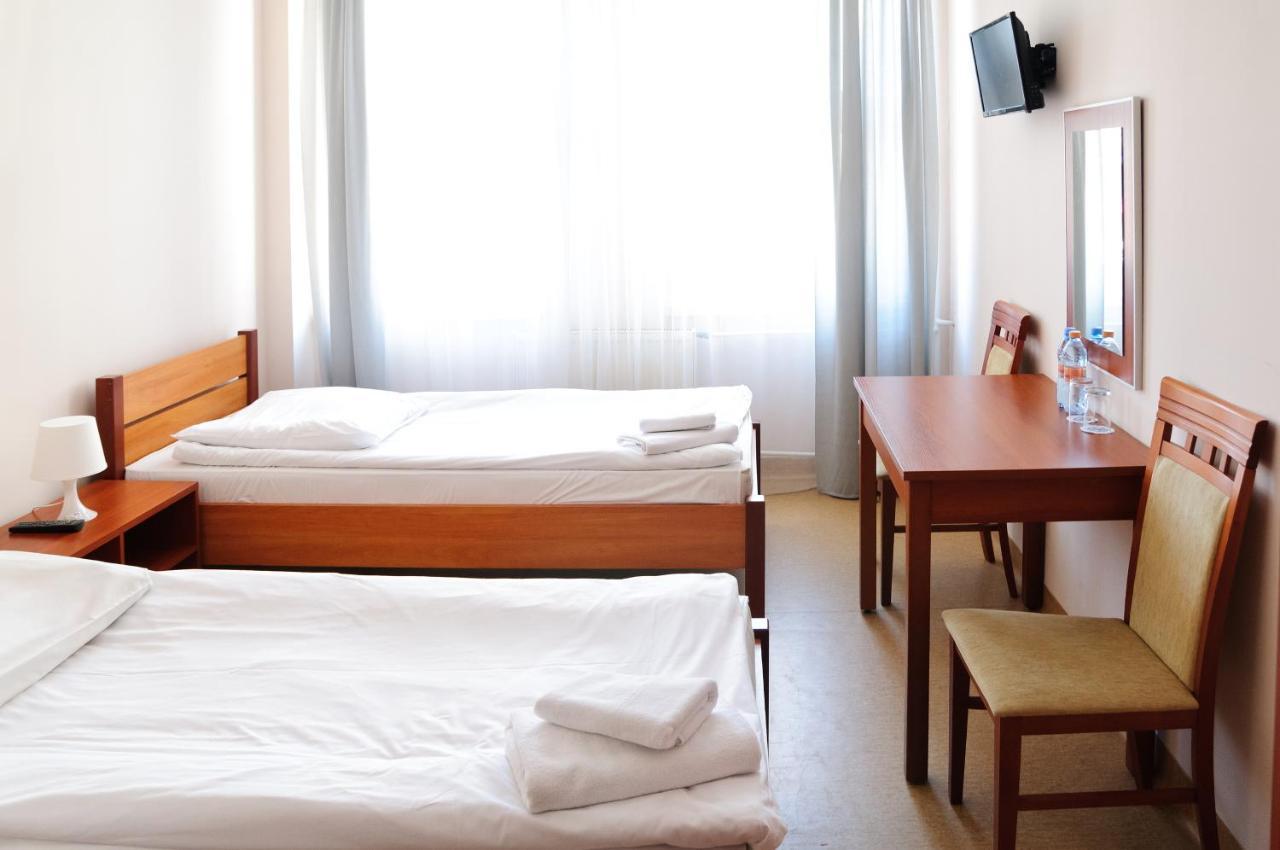 Baza Hotelowa Bobrowiecka 9 Warschau Exterior foto