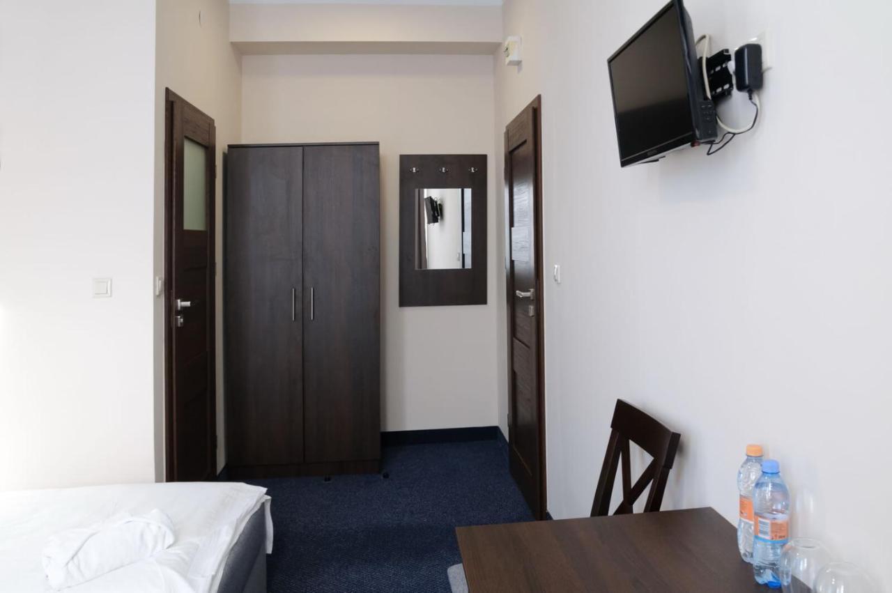 Baza Hotelowa Bobrowiecka 9 Warschau Exterior foto