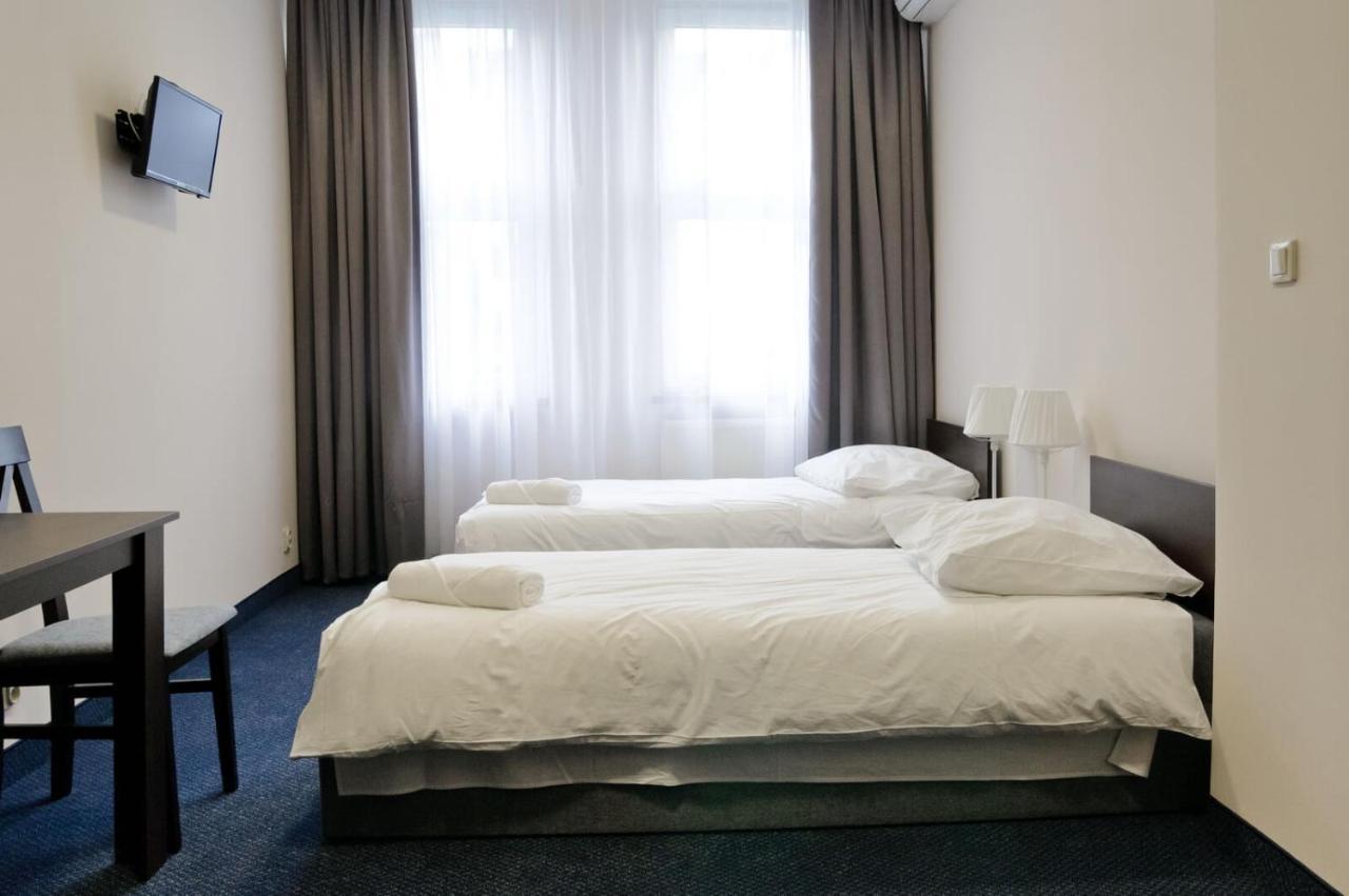 Baza Hotelowa Bobrowiecka 9 Warschau Exterior foto